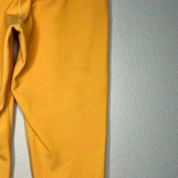 Lululemon Align High-Rise Crop 21"
Mango Dream size 2 - Picture 4 of 6